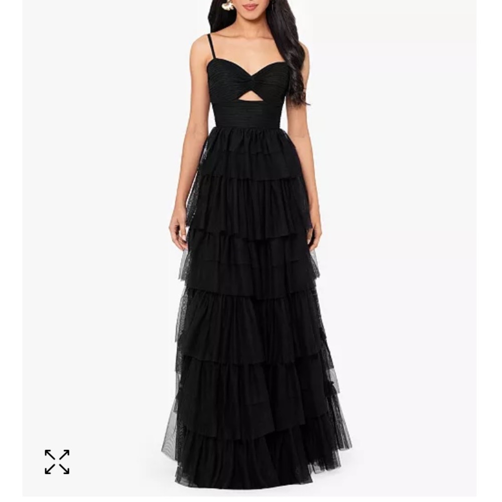 Blondie Nites Juniors' Cut-Out Dress
⁦